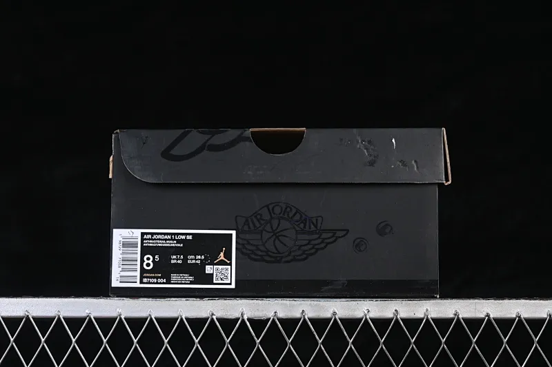 All categories Air Jordan Jordan series basketball shoes Air Jordan 1 Low Air Jordan 1 Low AJ1 Joe 1 black and white pink low-top retro cultural basketball shoes IB7109-004